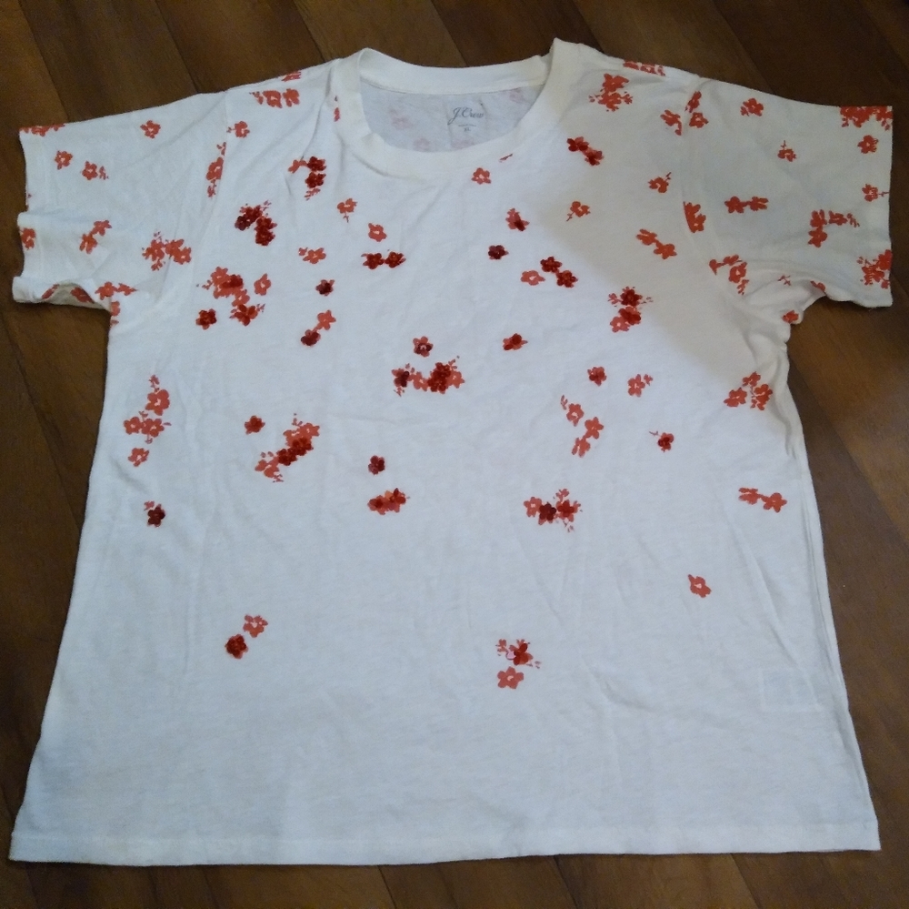 NWOT J. CREW Embossed red flower basic tee